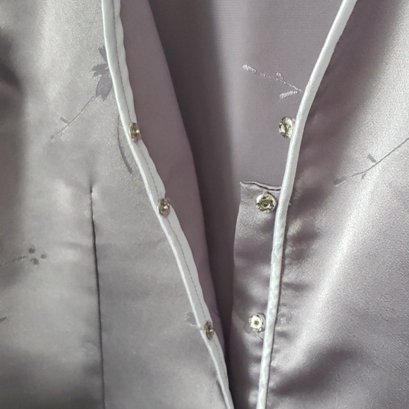 Handmade Asian Satin Lilac Top - Picture 6 of 6